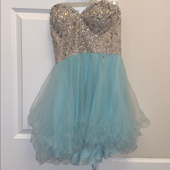 Homecoming dress ! 💙 - Picture 1 of 2